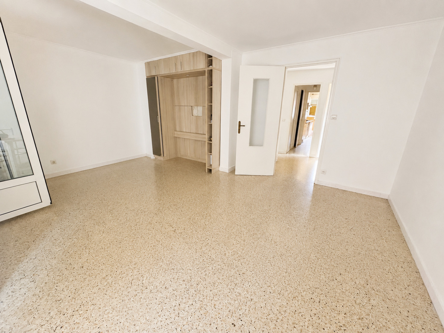 4 pièces, 2/3 chambres de 67,10m2 traversant avec double bal